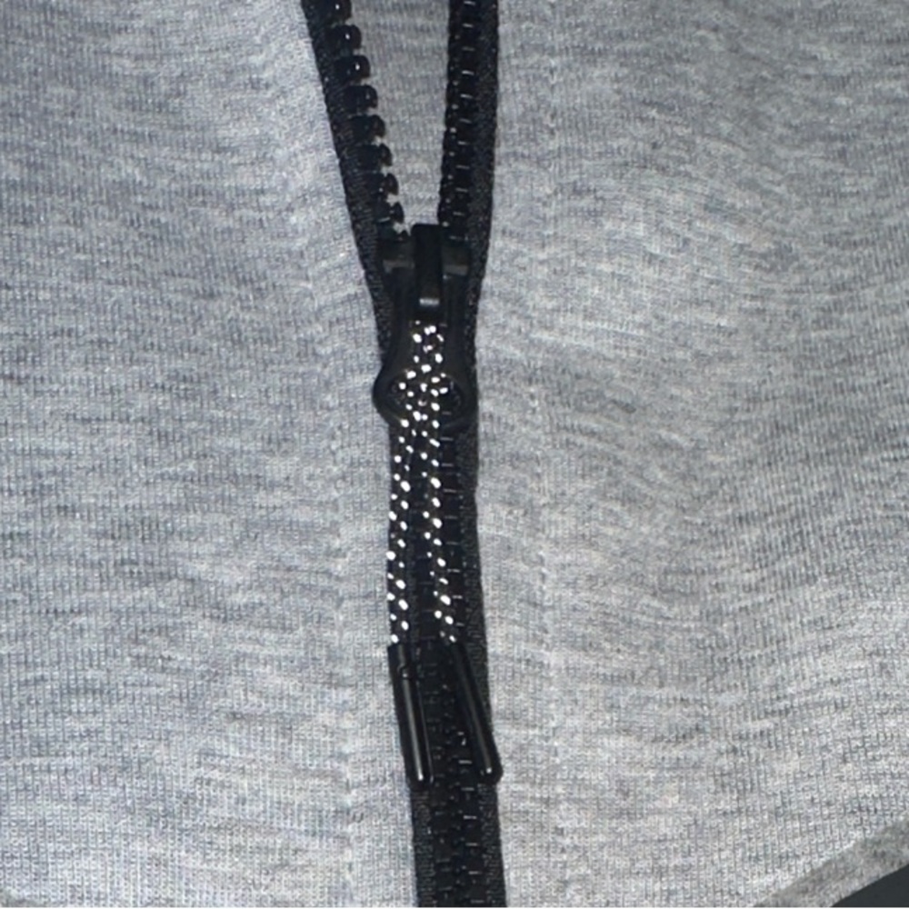 Nike Tech - Picture 2 of 4